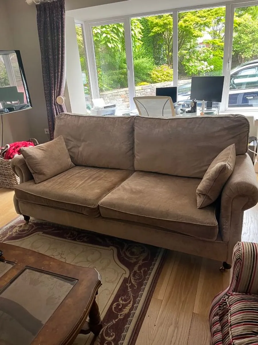 Couches - Image 2