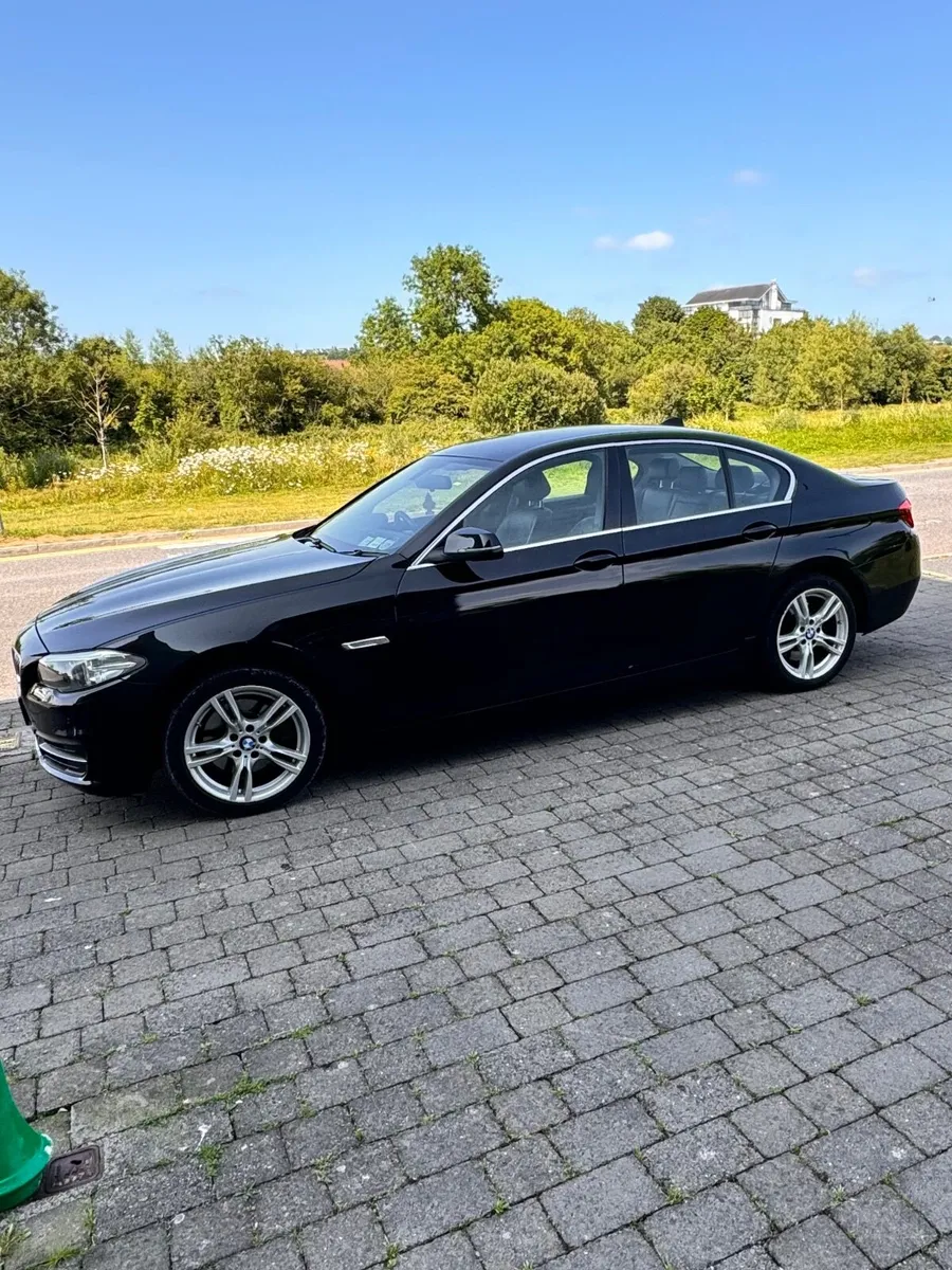 BMW 5-Series 2015 - Image 2