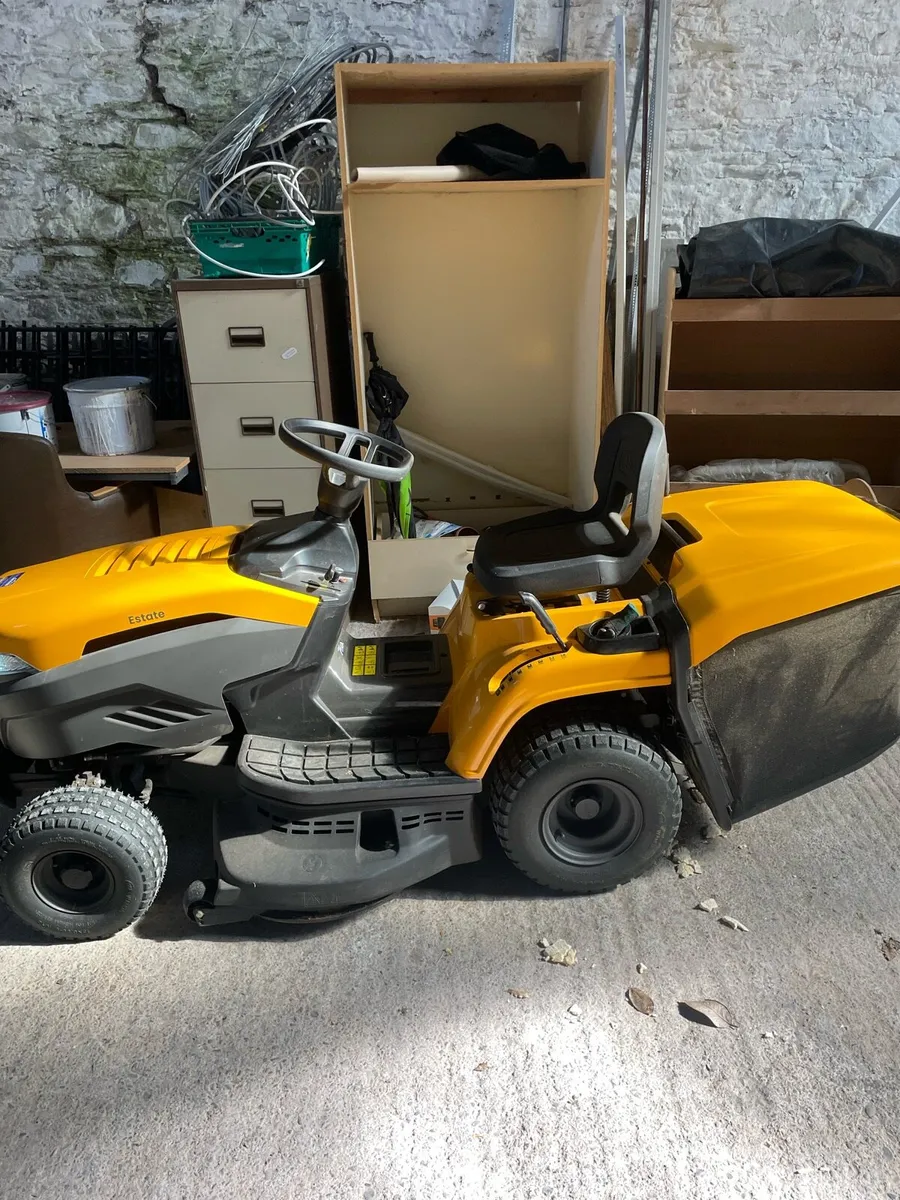 Stiga estate lawnmower - Image 3