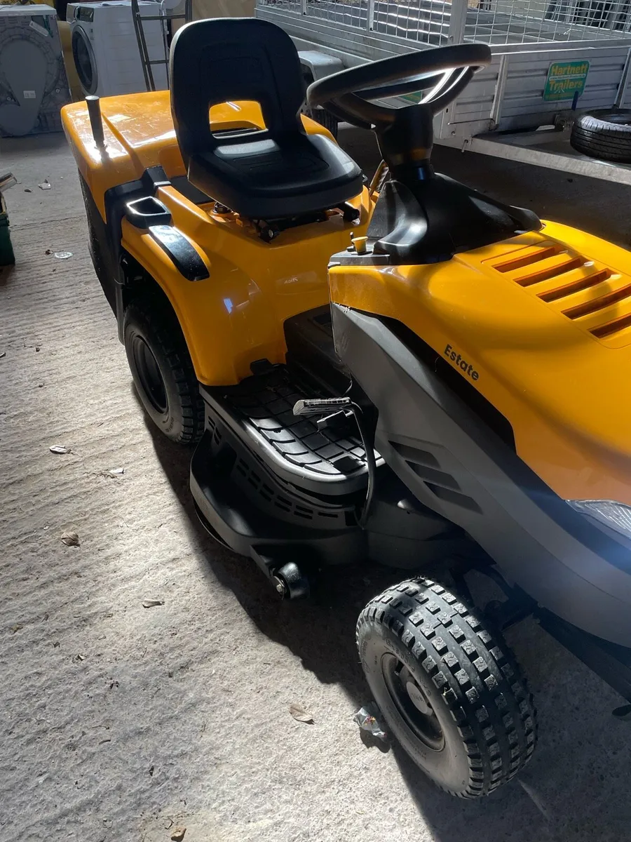 Stiga estate lawnmower - Image 4