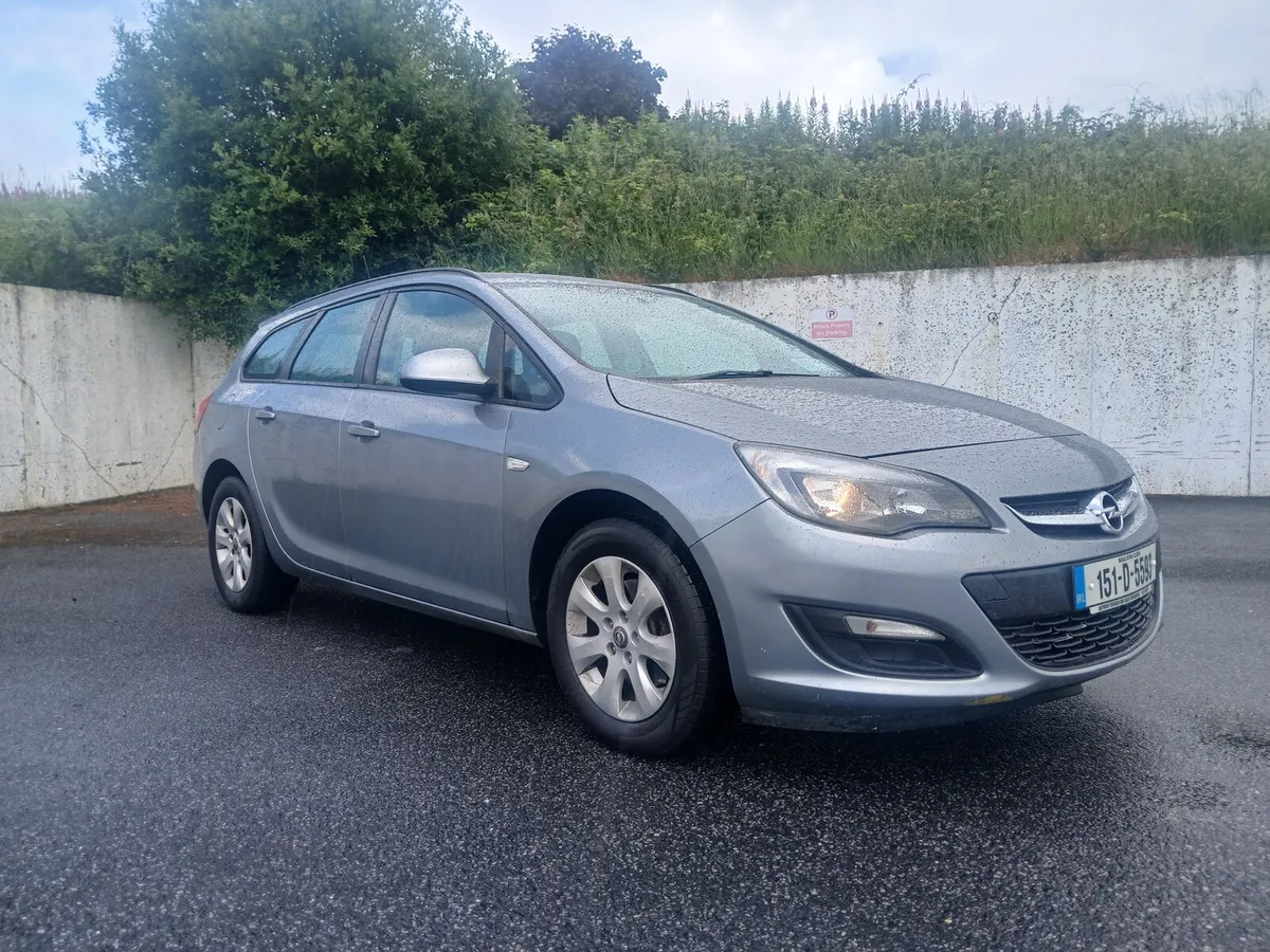 Opel Astra 2015 - Image 1