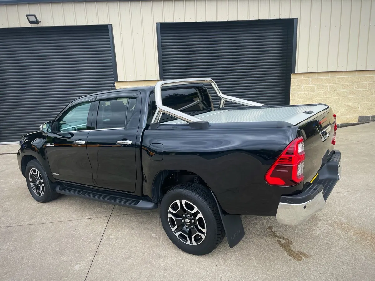 2021 TOYOTA HILUX 2.4 D4D INVINCIBLE AUTO - Image 4