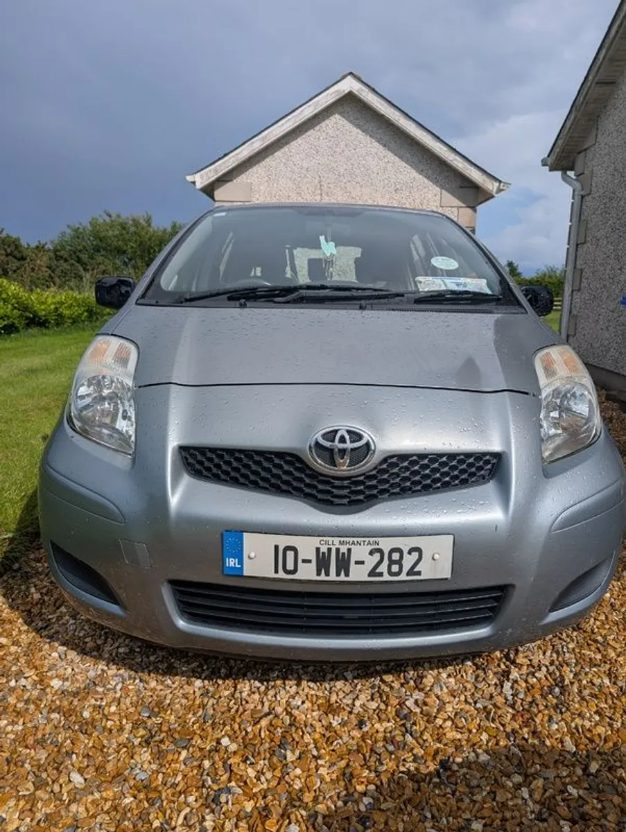 2010 Toyota Yaris - Image 3
