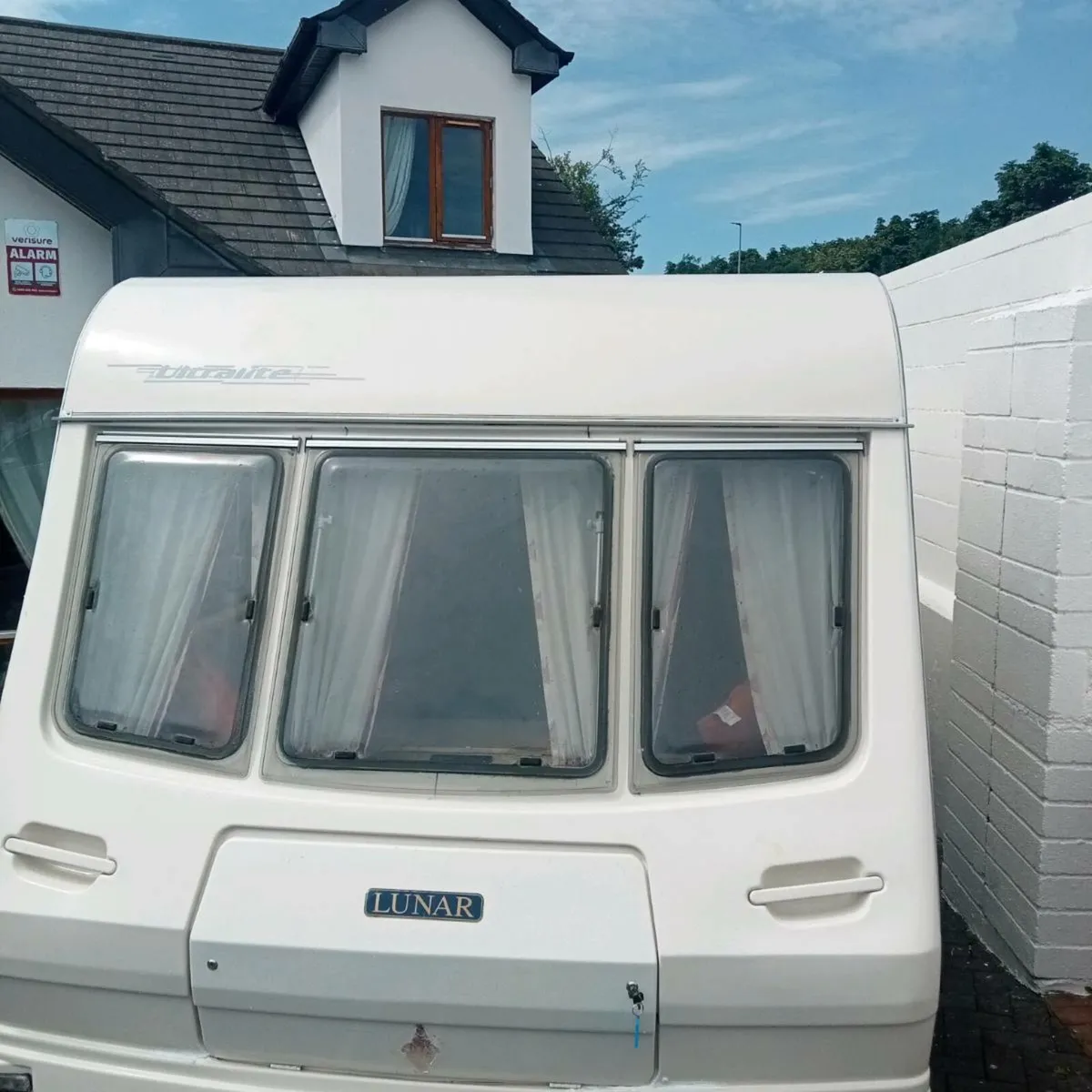 Lunar 4 berth caravan - Image 3