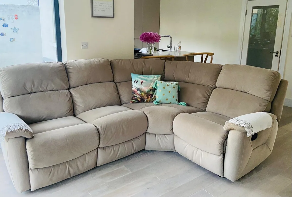 Corner Couch - Image 1