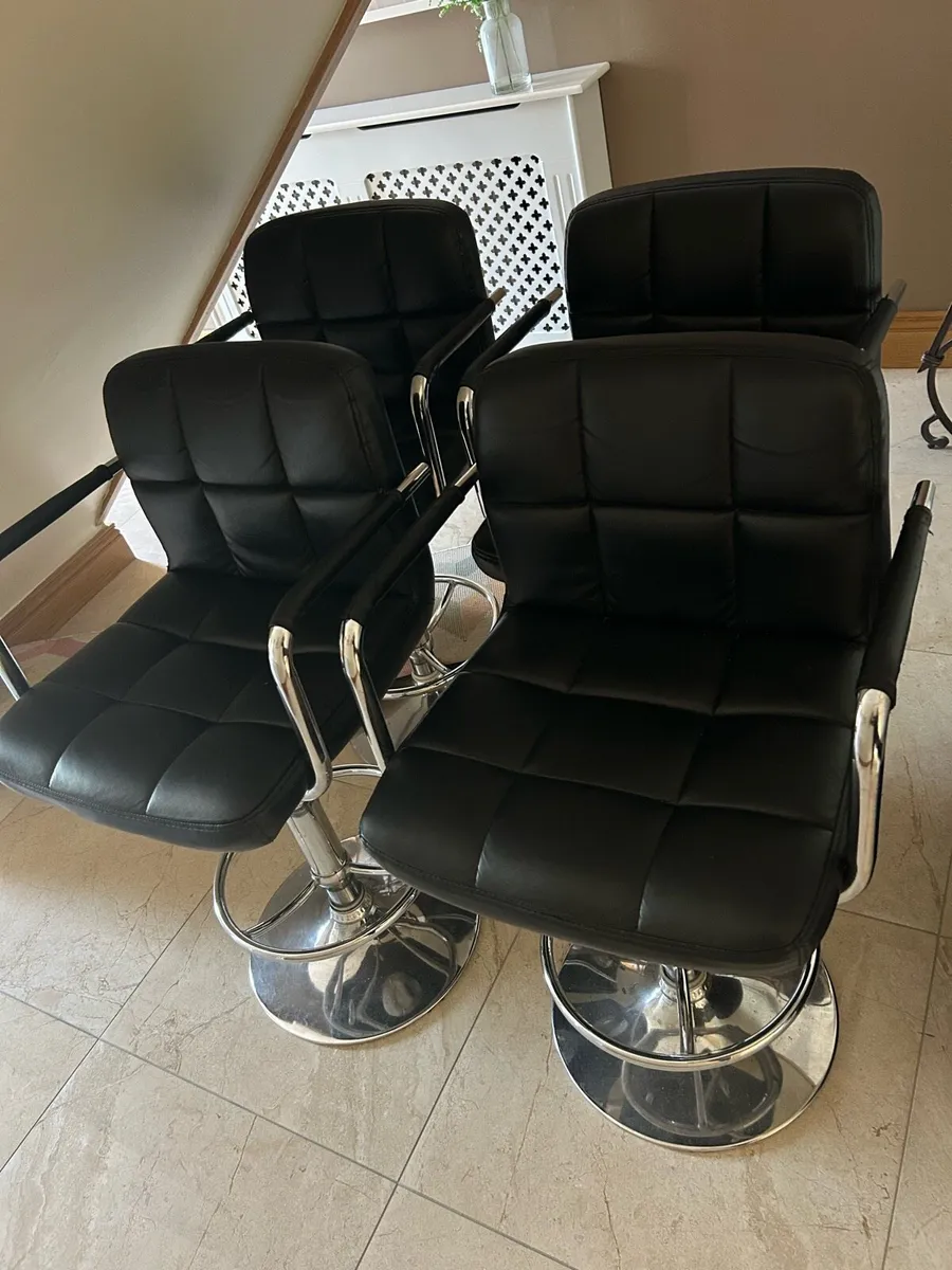 Kitchen stools - Image 1