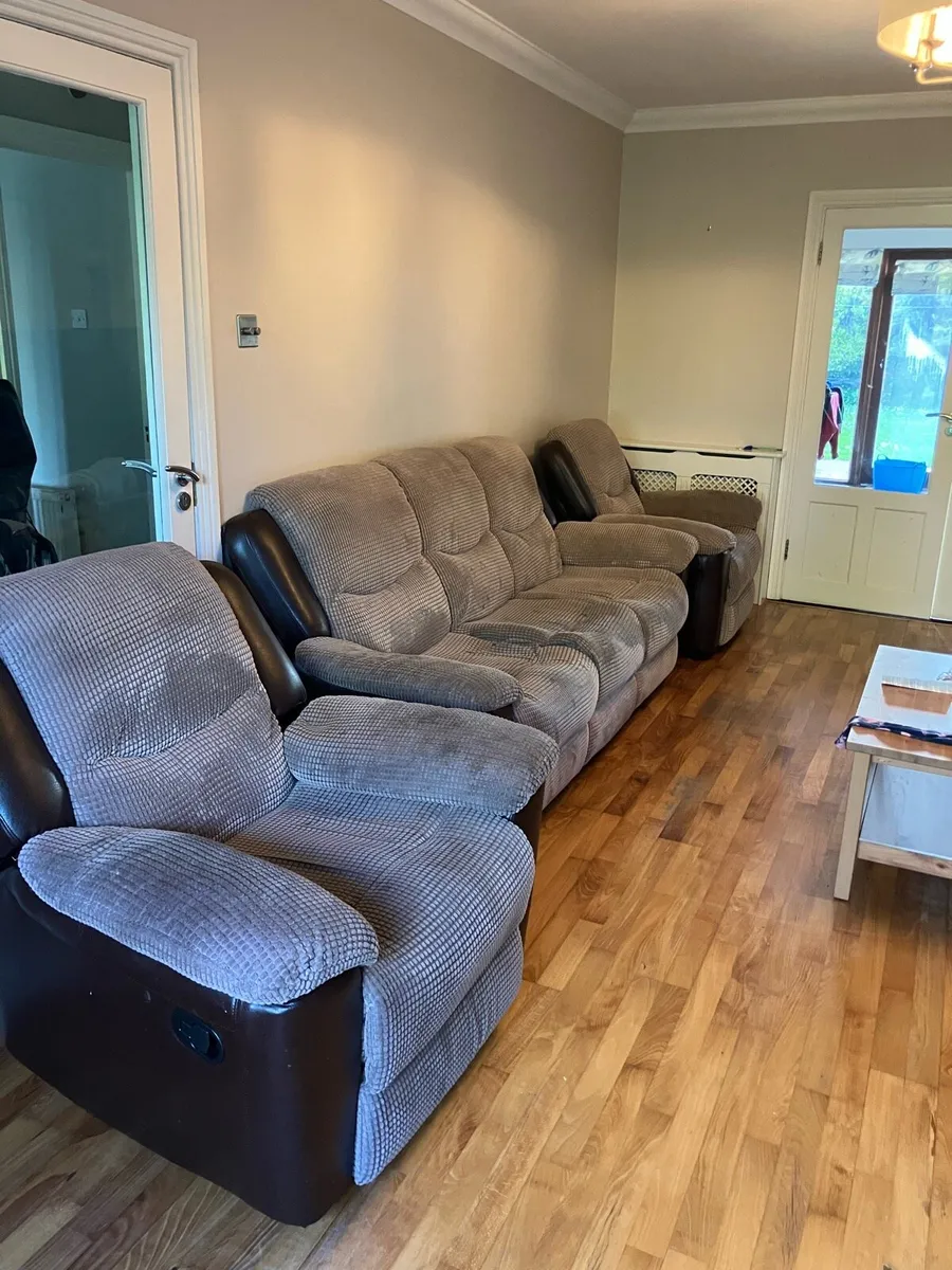 Living room suite - Image 1