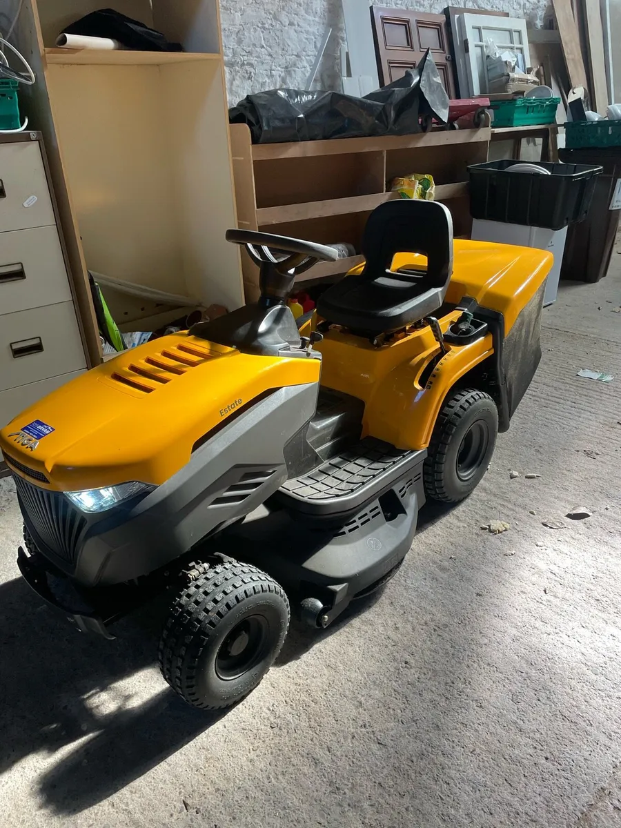 Stiga estate lawnmower - Image 1