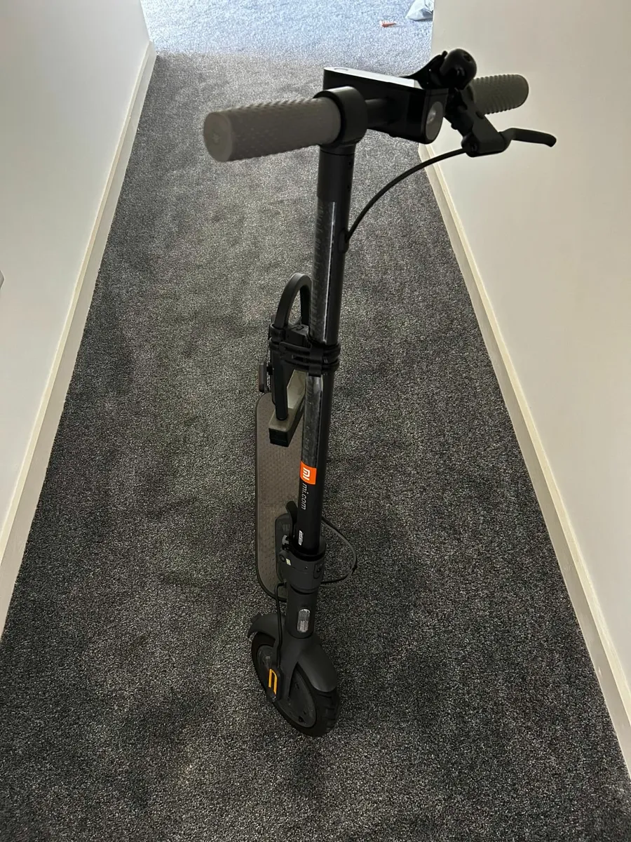€180 - Xiaomi Mi Scooter 1S (Original Price €415) - Image 3