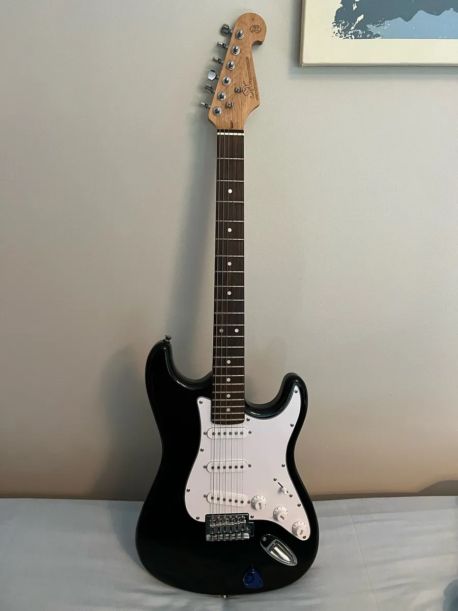 Electric Guitar - Image 1