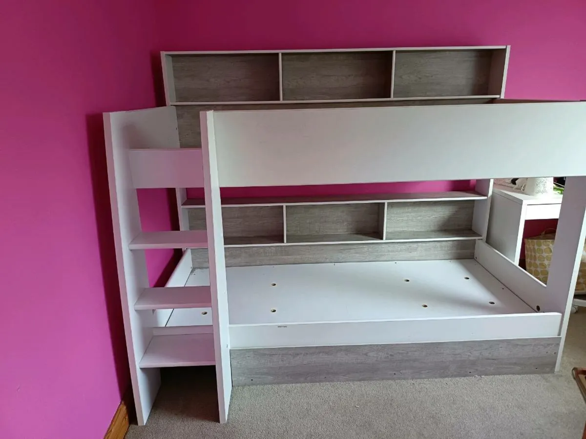 Bunk beds - Image 1