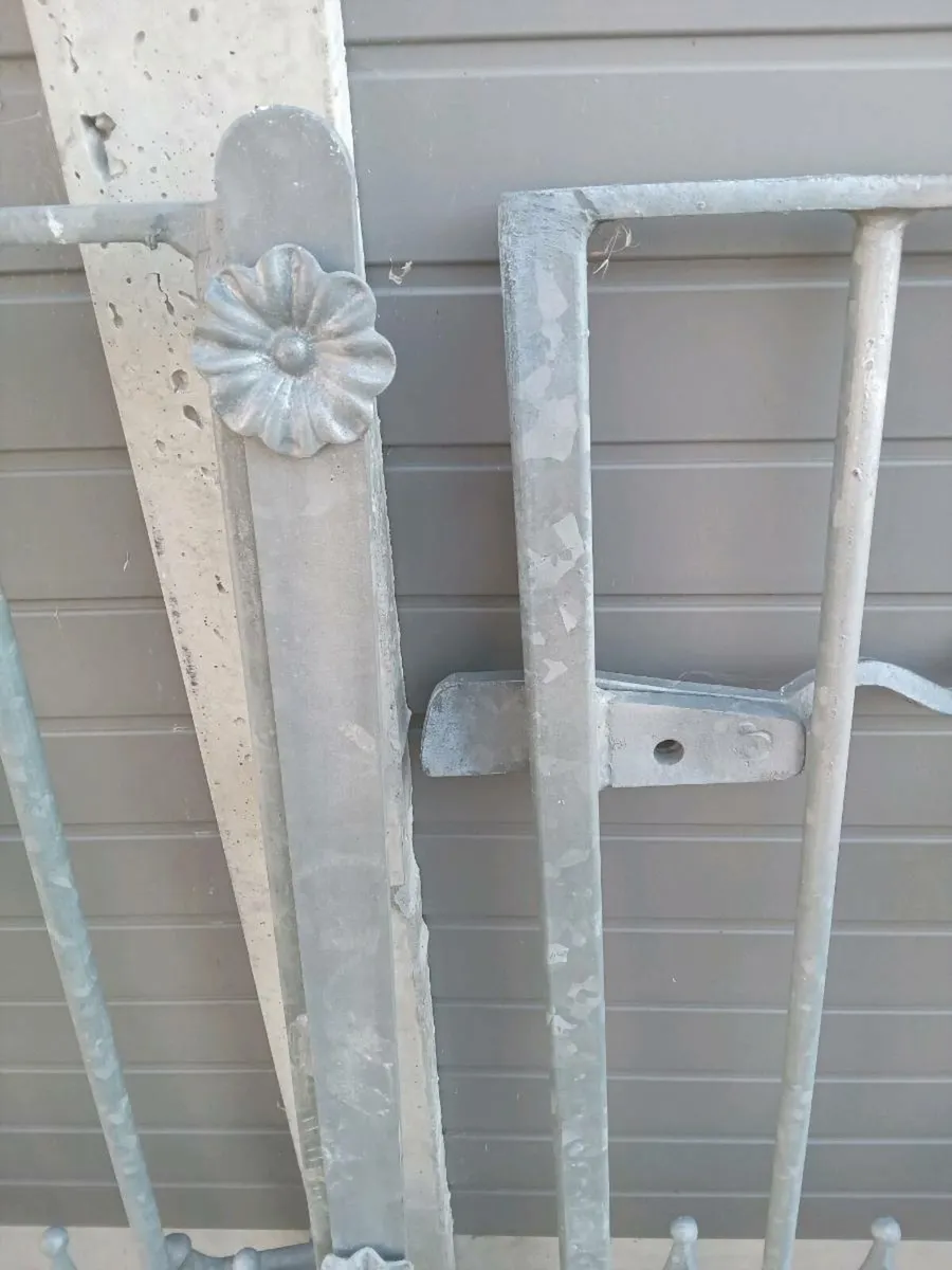Gates - Image 2