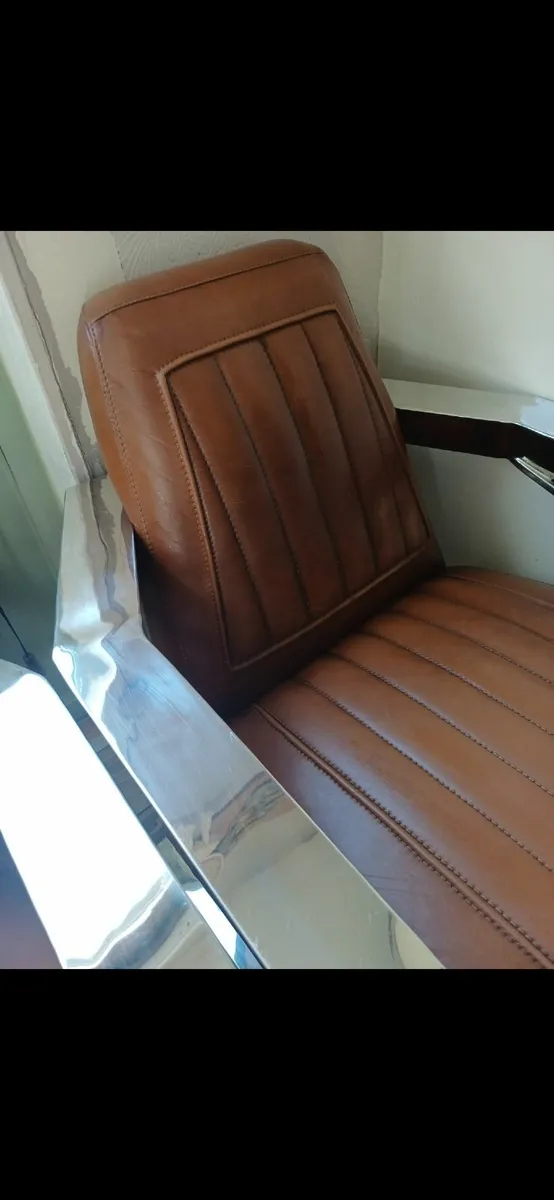 Beautiful leather and chrome set - Image 2