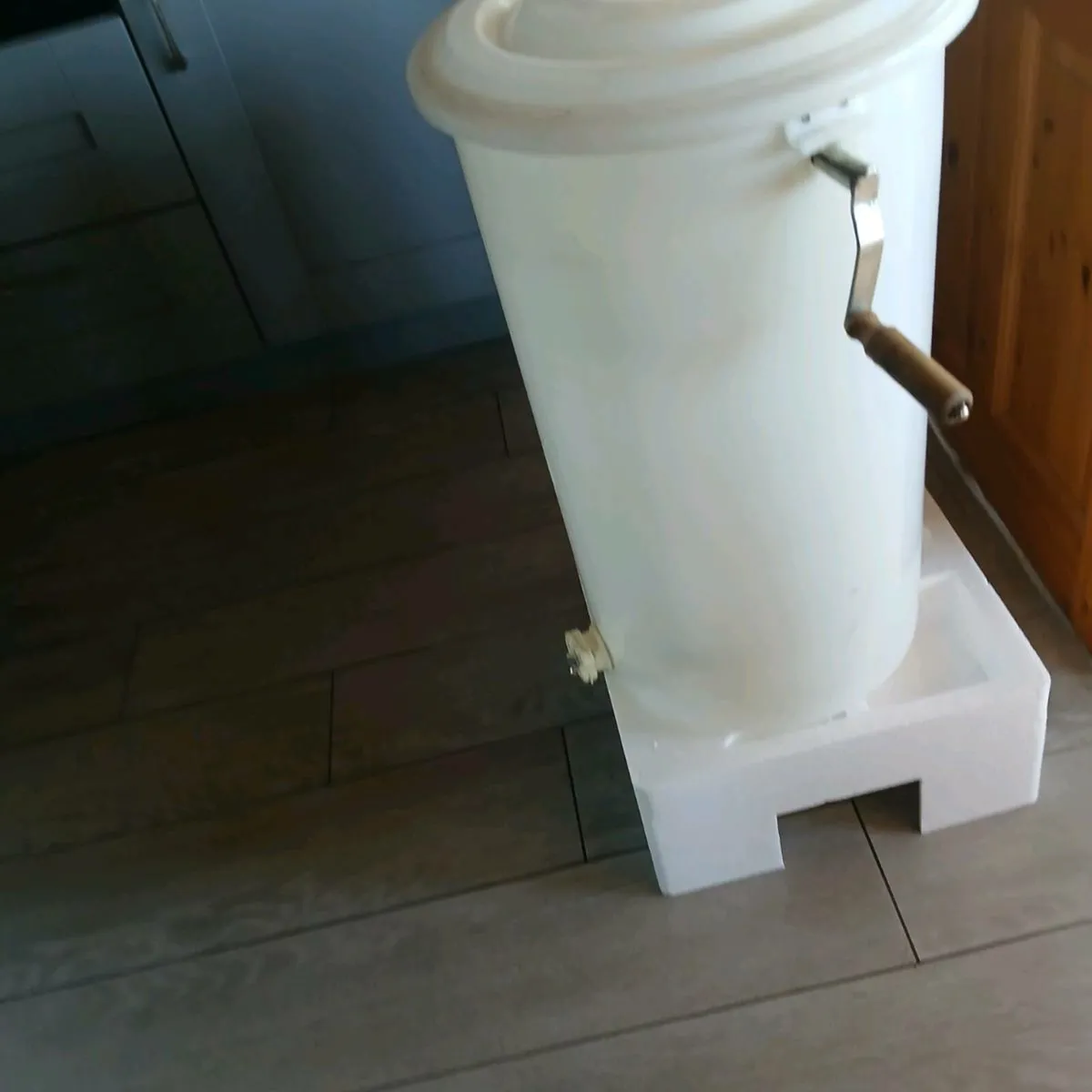 Honey extractor - Image 1