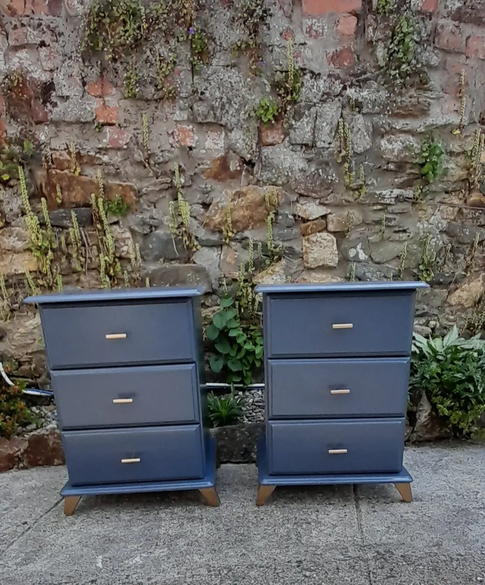 Bedside Lockers x 2 - Image 1