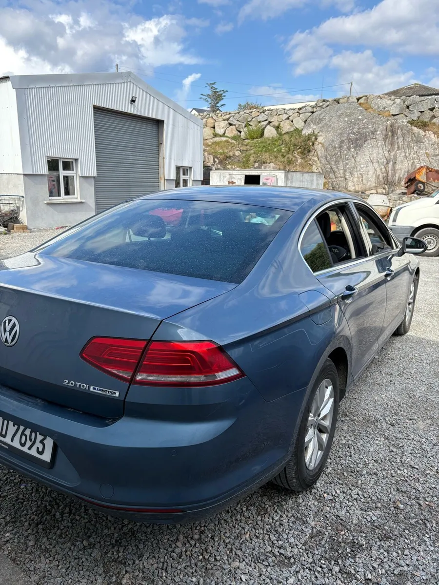 2016 2.0 Volkswagen Passat Open to offers - Image 3