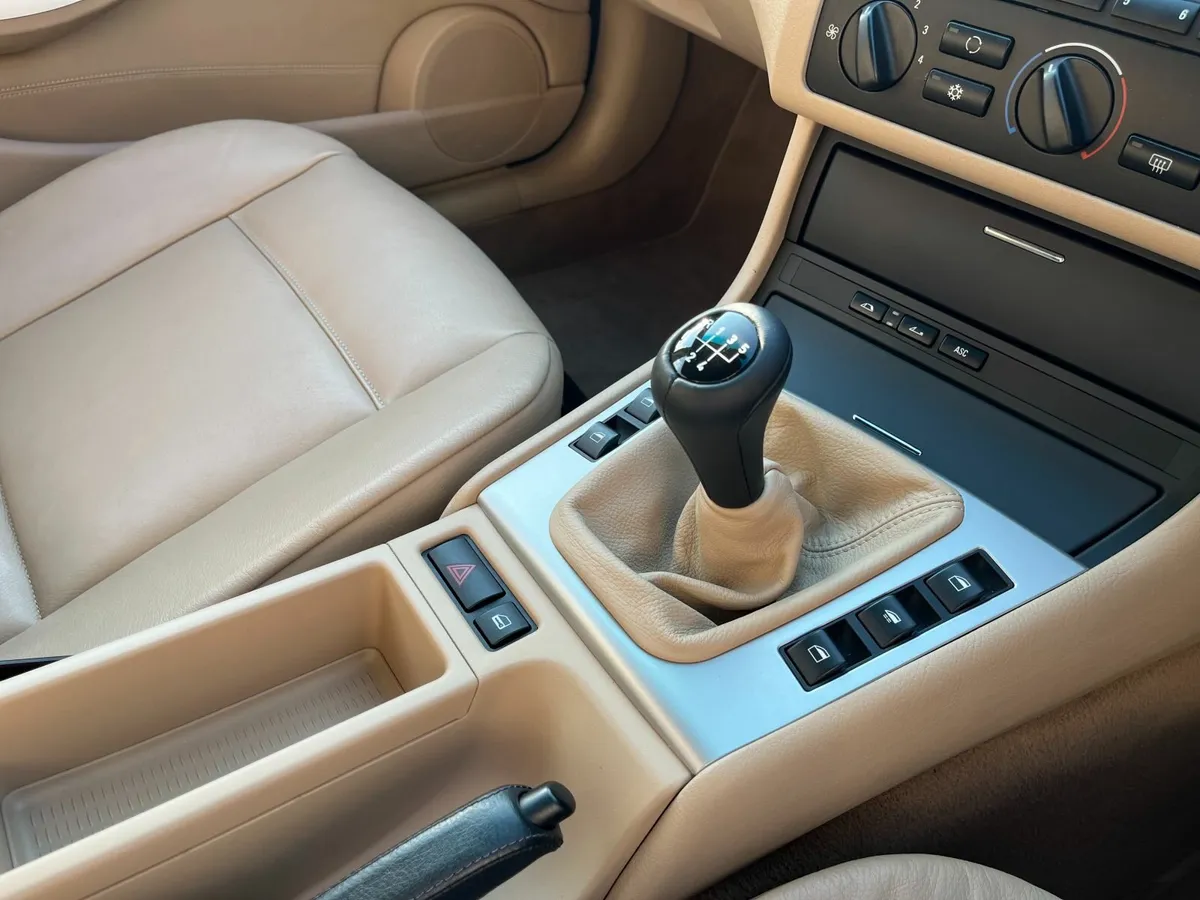 BMW E46 325i Convertible, 30,000 miles, Manual. - Image 3