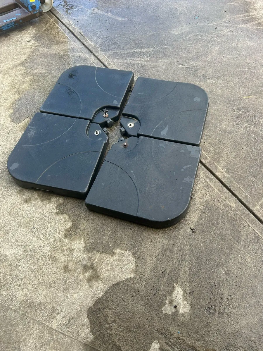 Patio umbrella weights