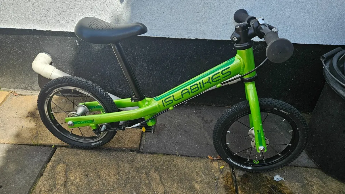 islabikes rothan  balance bike