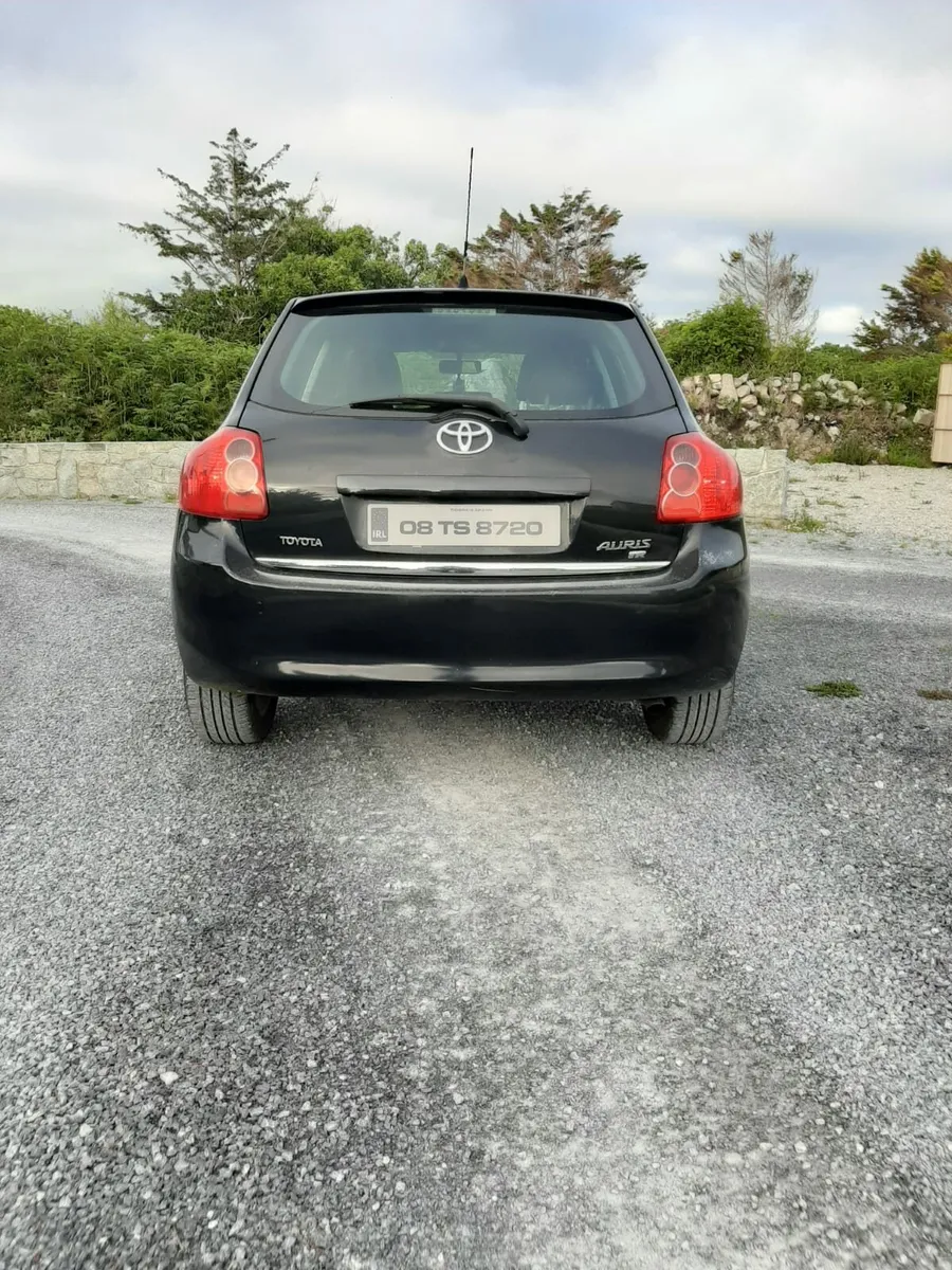 Toyota Auris 1.4 petrol (low miles) - Image 2