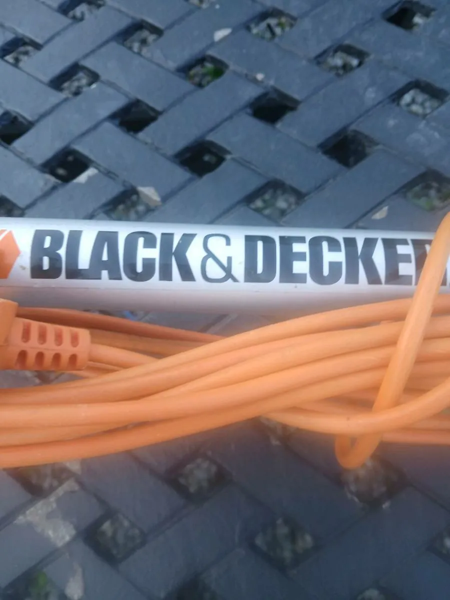 Black and Decker grass trimmers working perfect - Image 2
