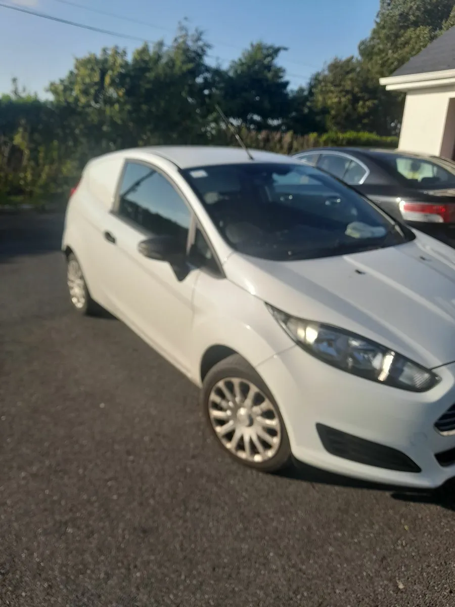 Ford Fiesta 2014 - Image 1