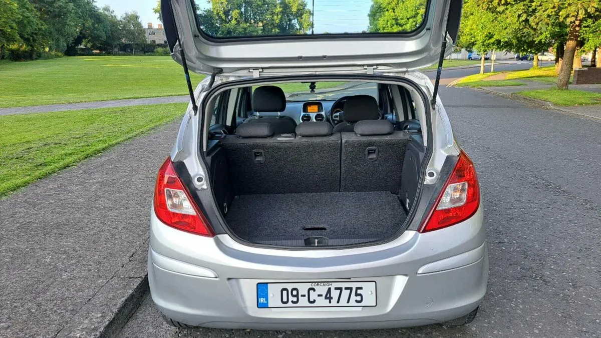 Corsa 2009 1.2 petrol New nct  04 2026 low milage - Image 4