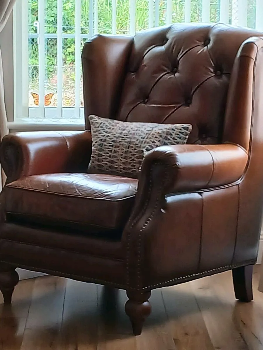 Chesterfield suite of furniture - Image 3