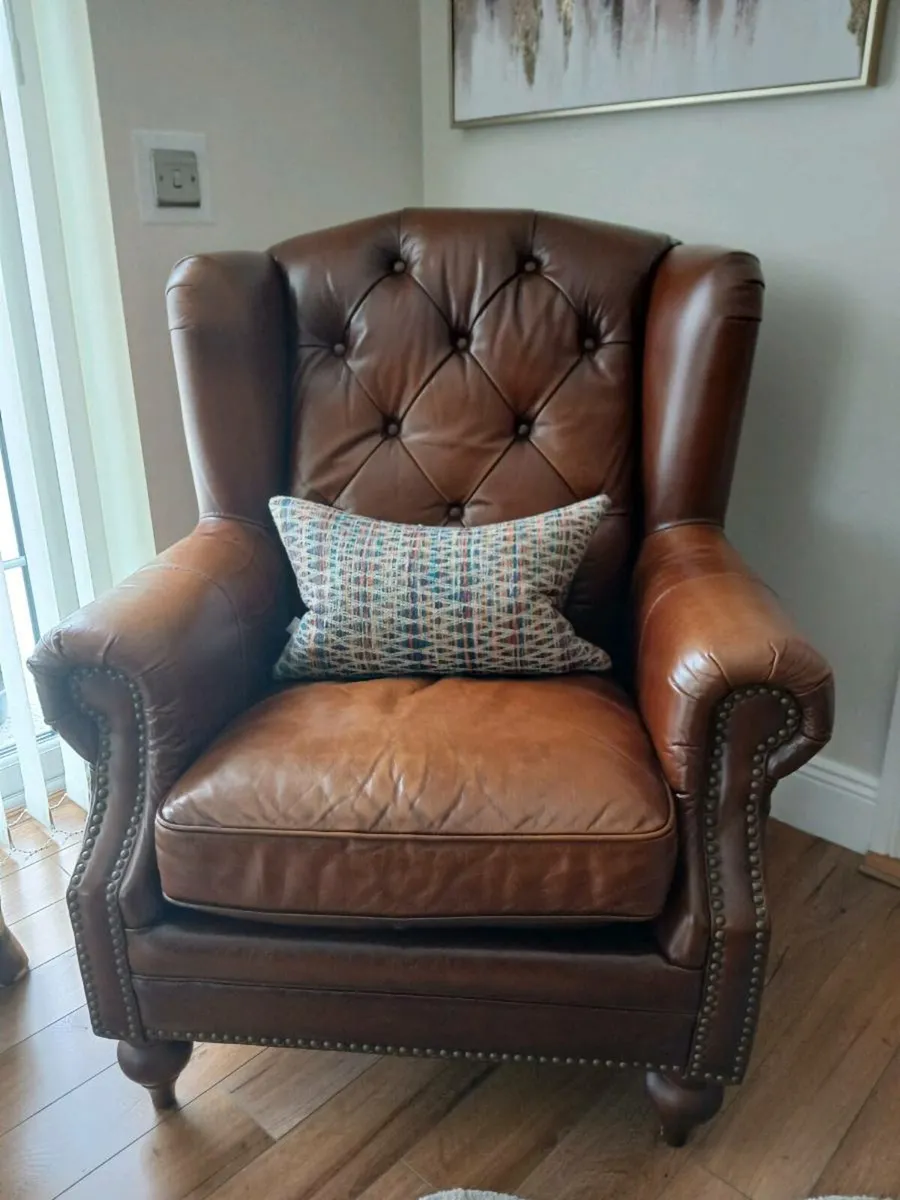 Chesterfield suite of furniture - Image 4