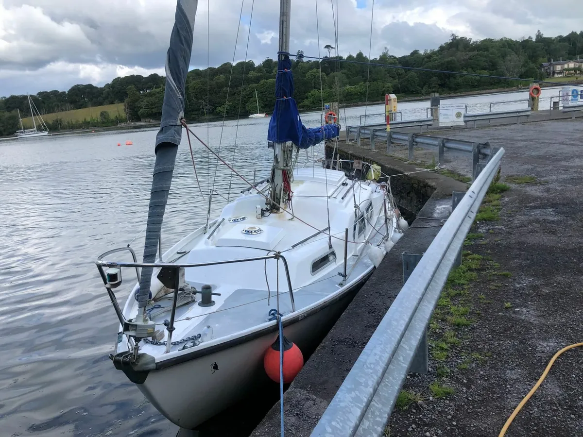 Sabre 27 Sailing Yacht - Image 1