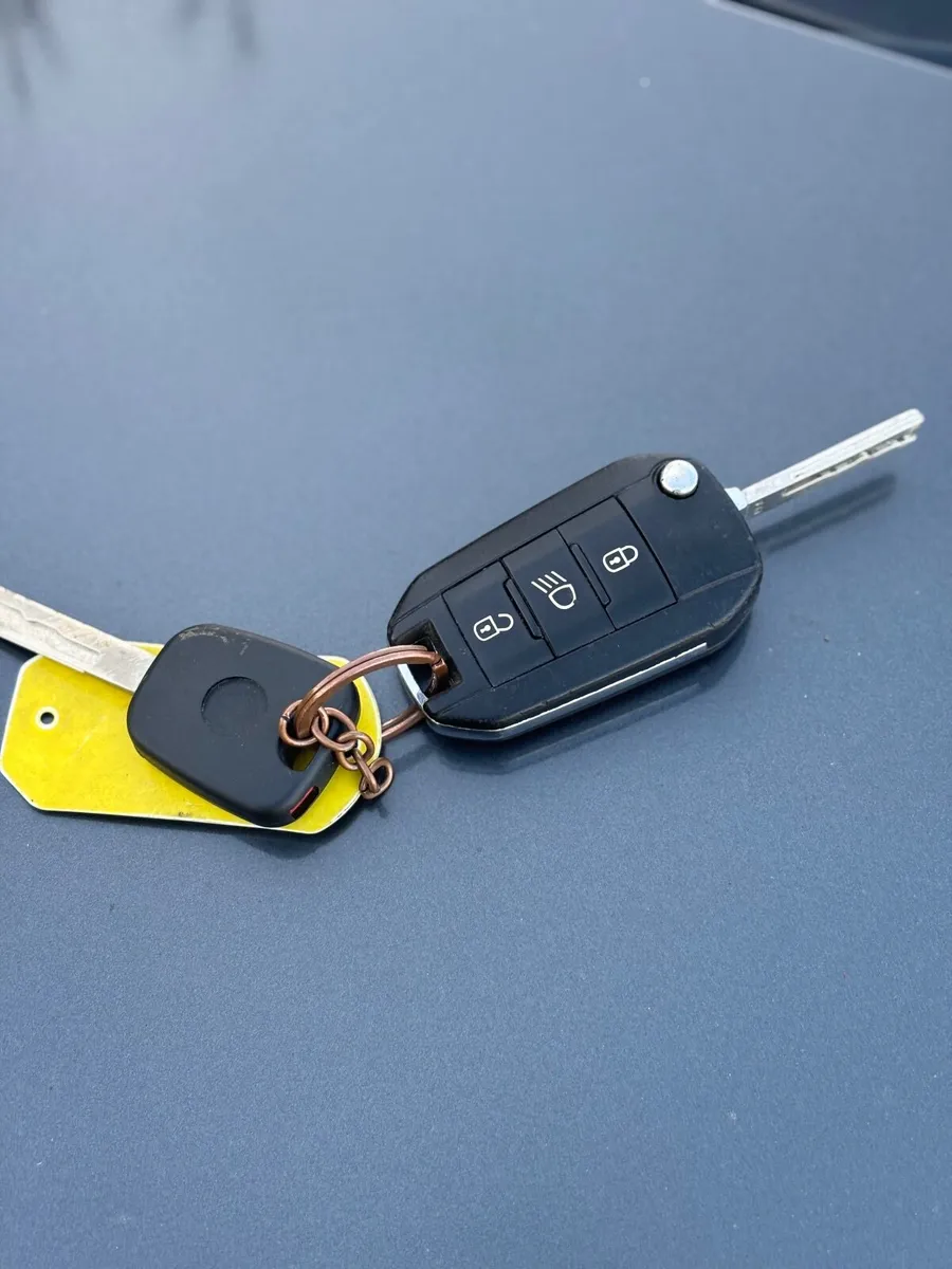 Peugeot 208 2013 - Image 4