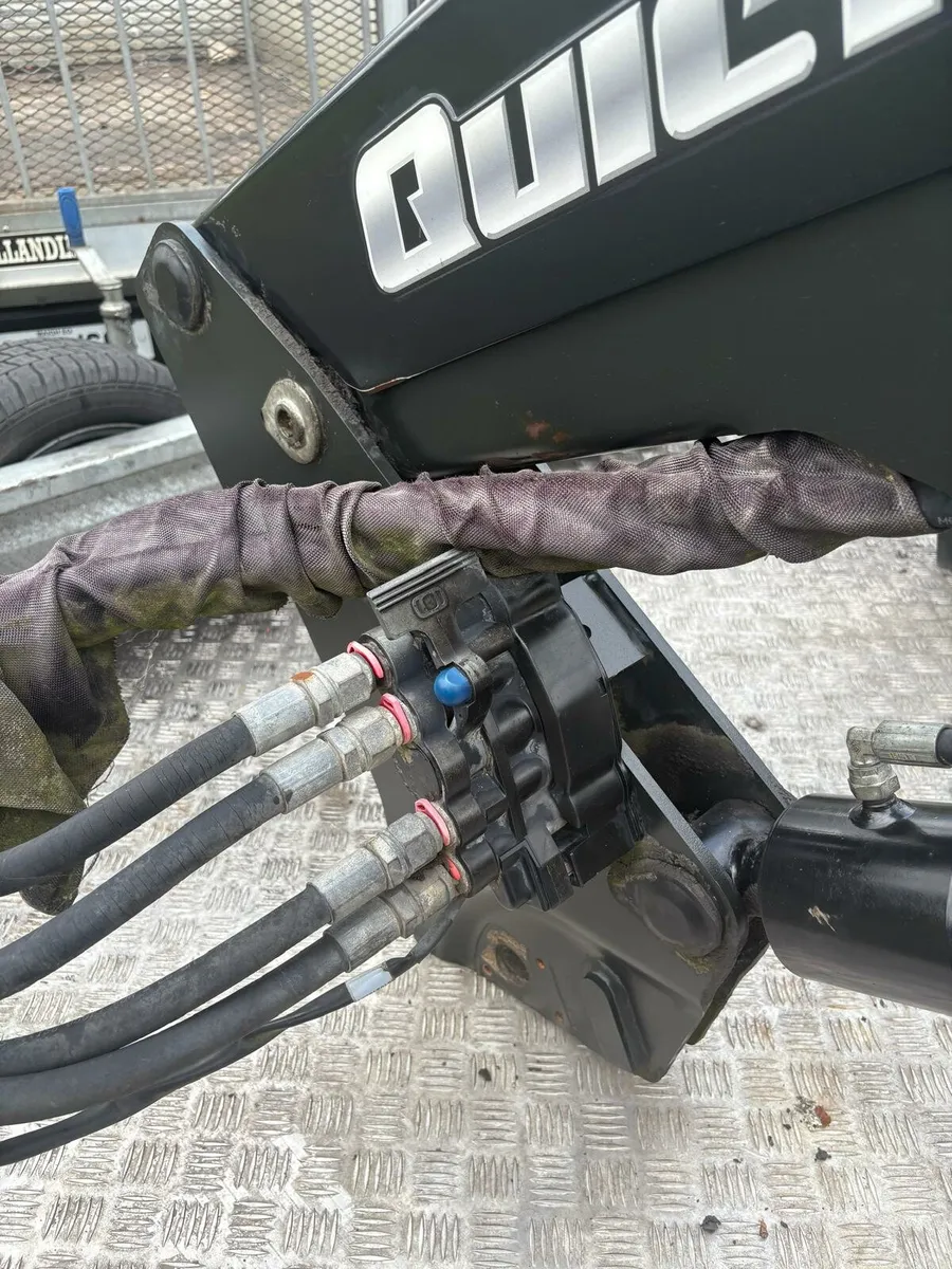 Quicke q78 loader - Image 3