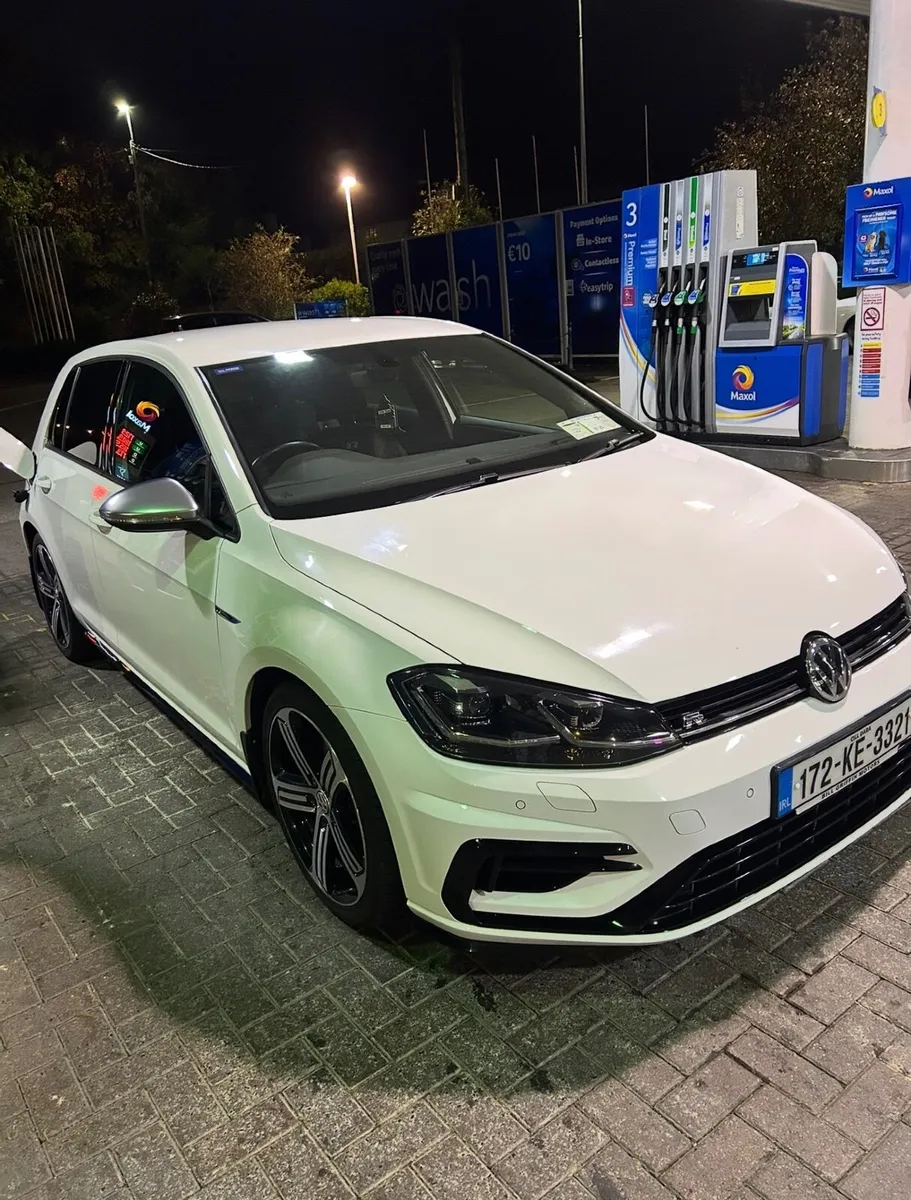 Volkswagen Golf R - Image 1