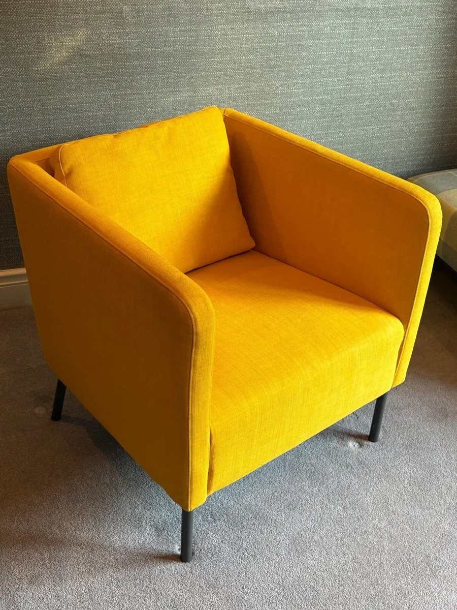Couch and chairs - Image 2