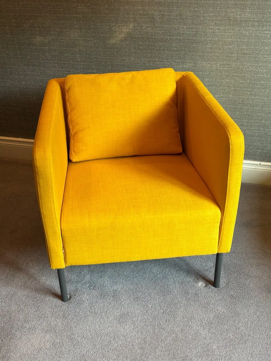 Couch and chairs - Image 3