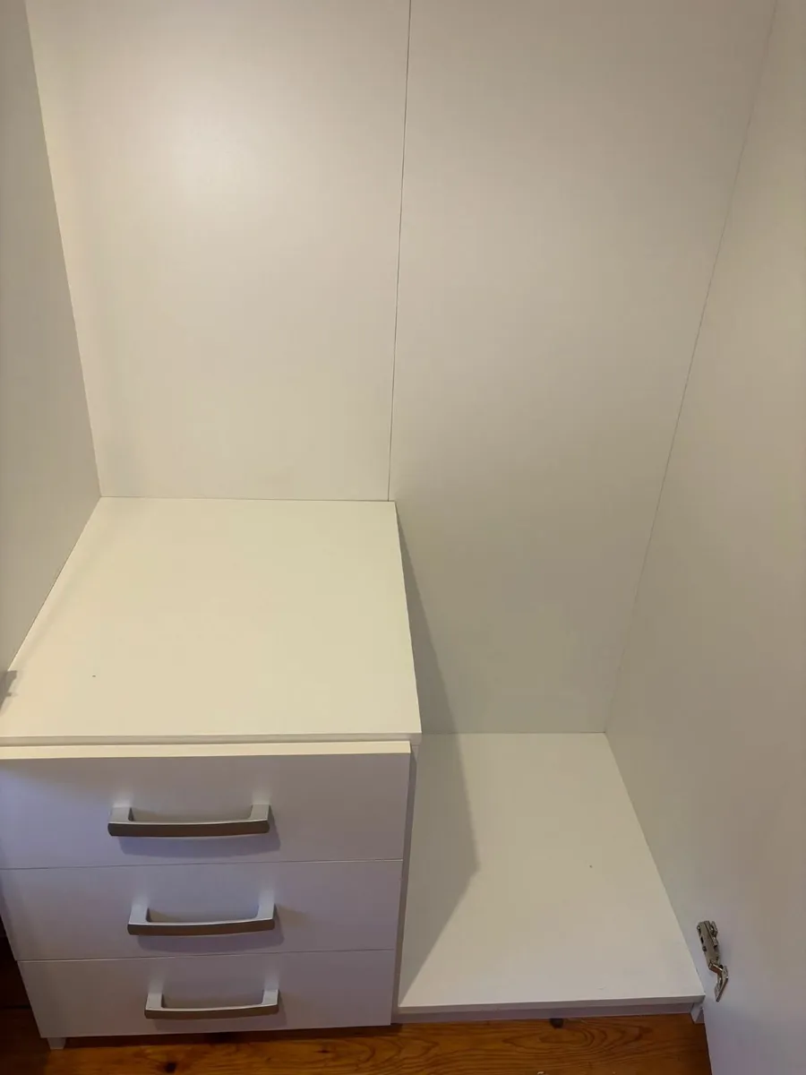 Wardrobe - Image 3