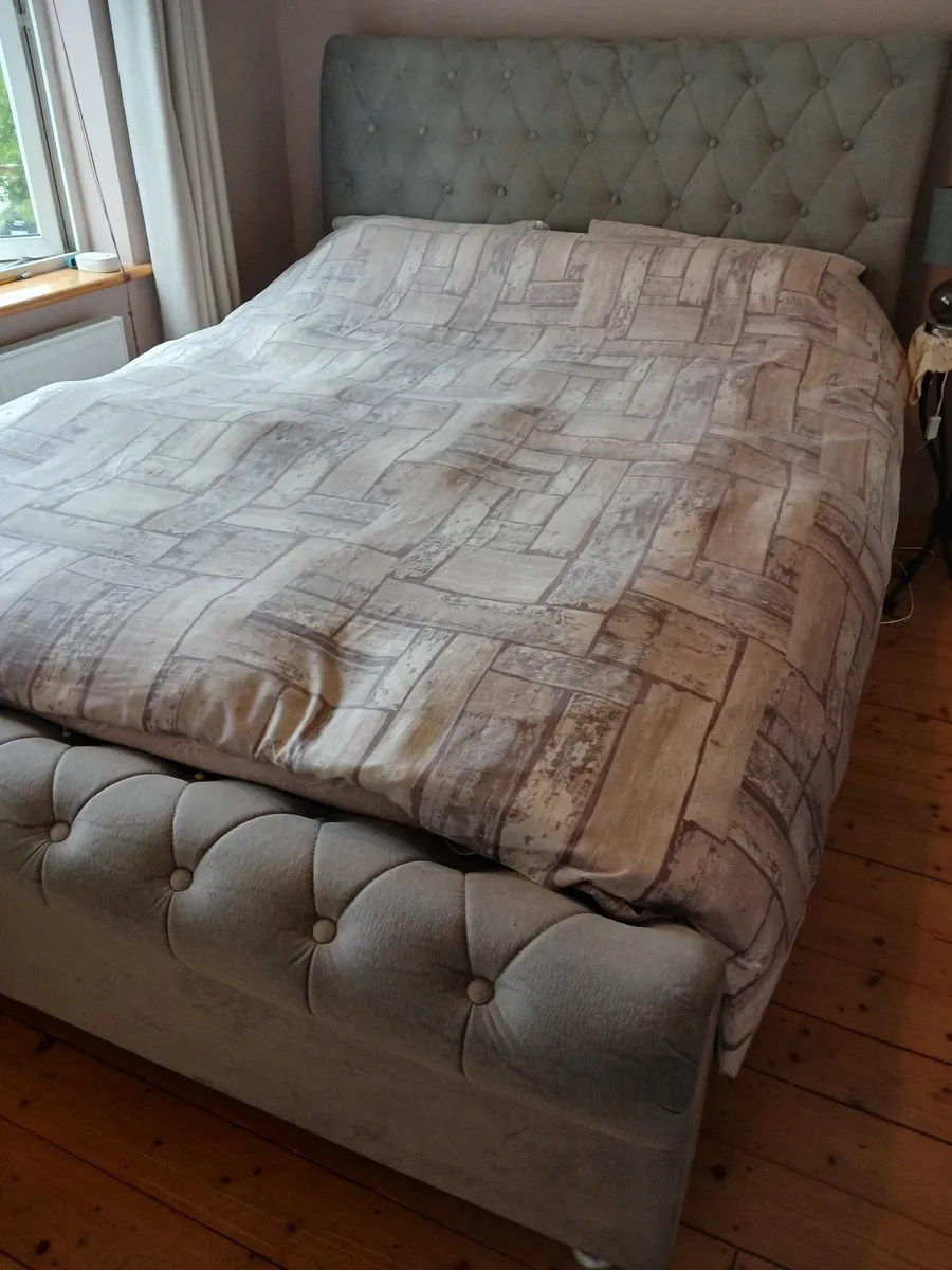 Bed - Image 1