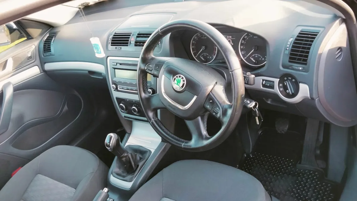 Skoda Octavia 2013 - Image 2