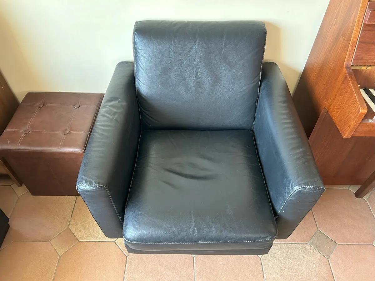 Rotating Leather Armchair - Image 3