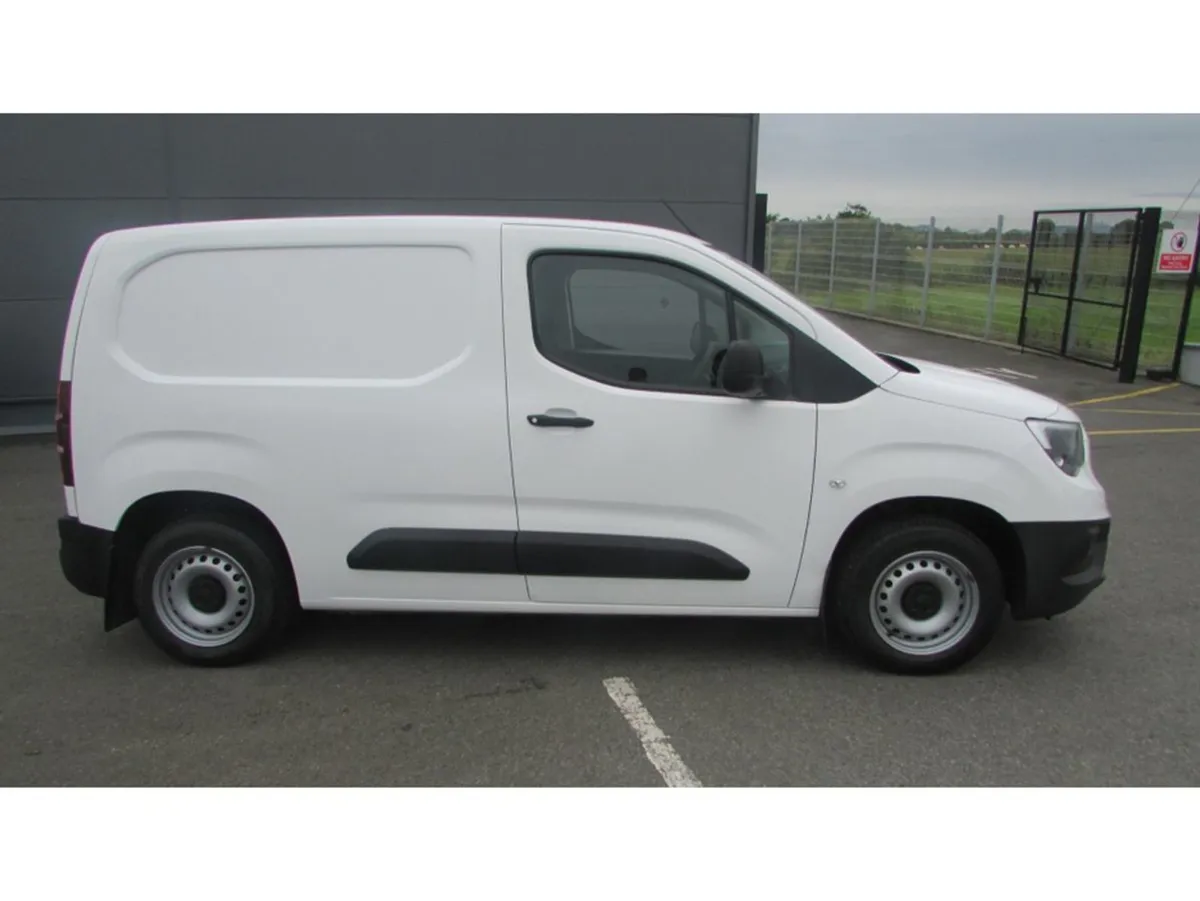 Opel Combo L1 1.5 D-turbo - Image 2