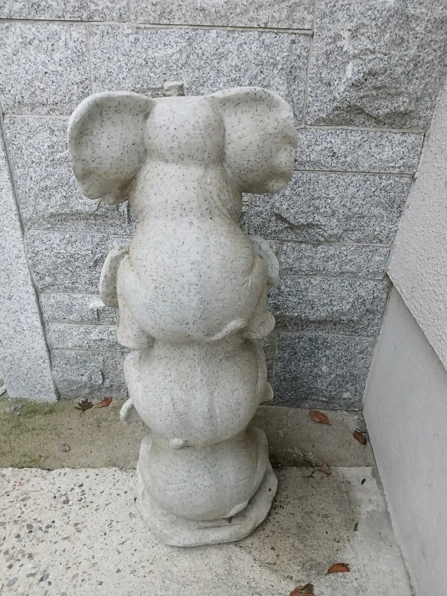 Elephant's stack outdoor statue - Image 3