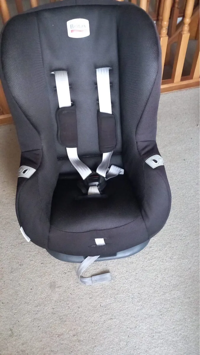 Baby car seat- Rarely used - Image 3