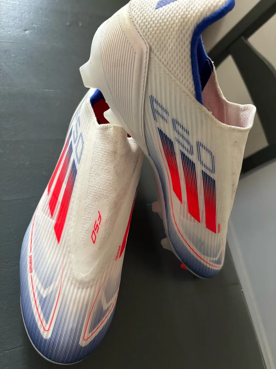 Adidas F50 football boots - Image 1