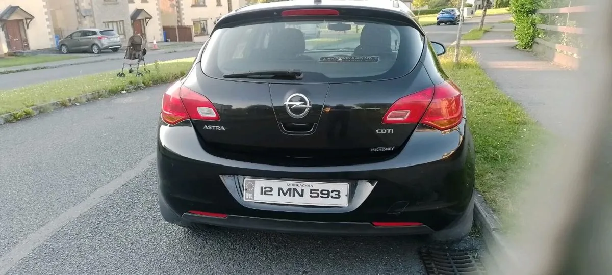 opel astra,has nct and tax until October - Image 2