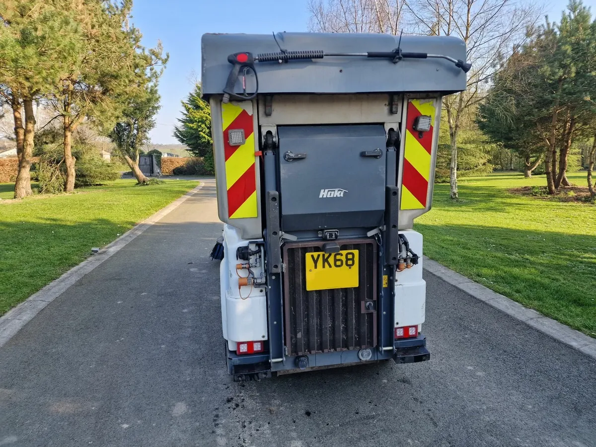 2019 Hako Citymaster Roadsweeper Road Sweeper - Image 4