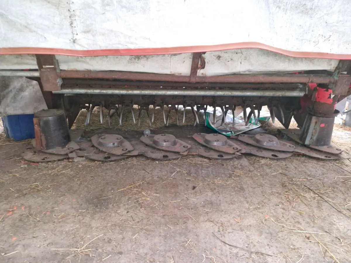 Kuhn conditioner mower - Image 2