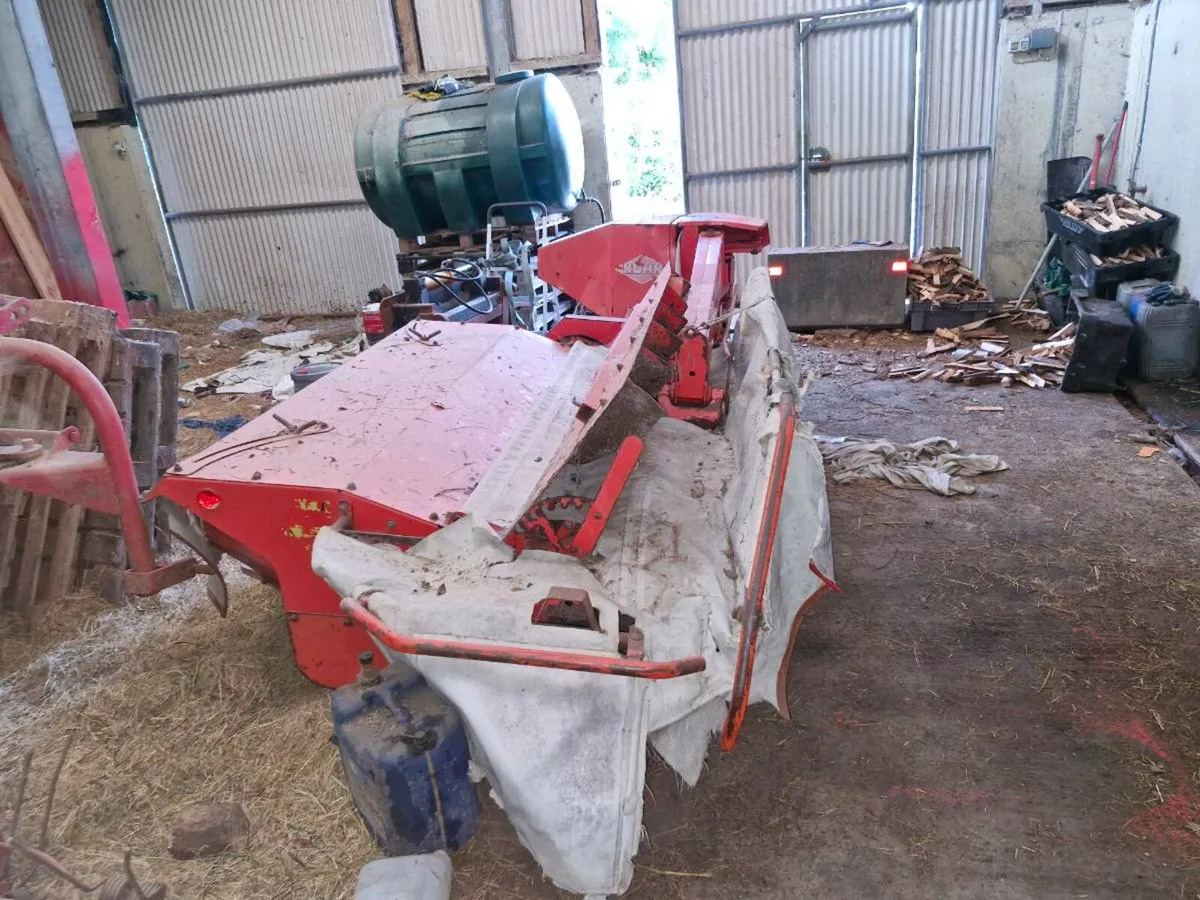 Kuhn conditioner mower - Image 3