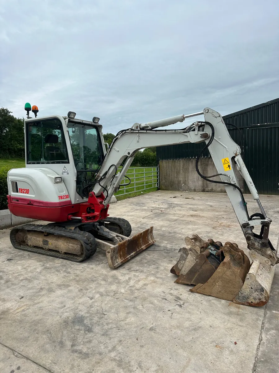 2018 TAKEUCHI TB230 - Image 1