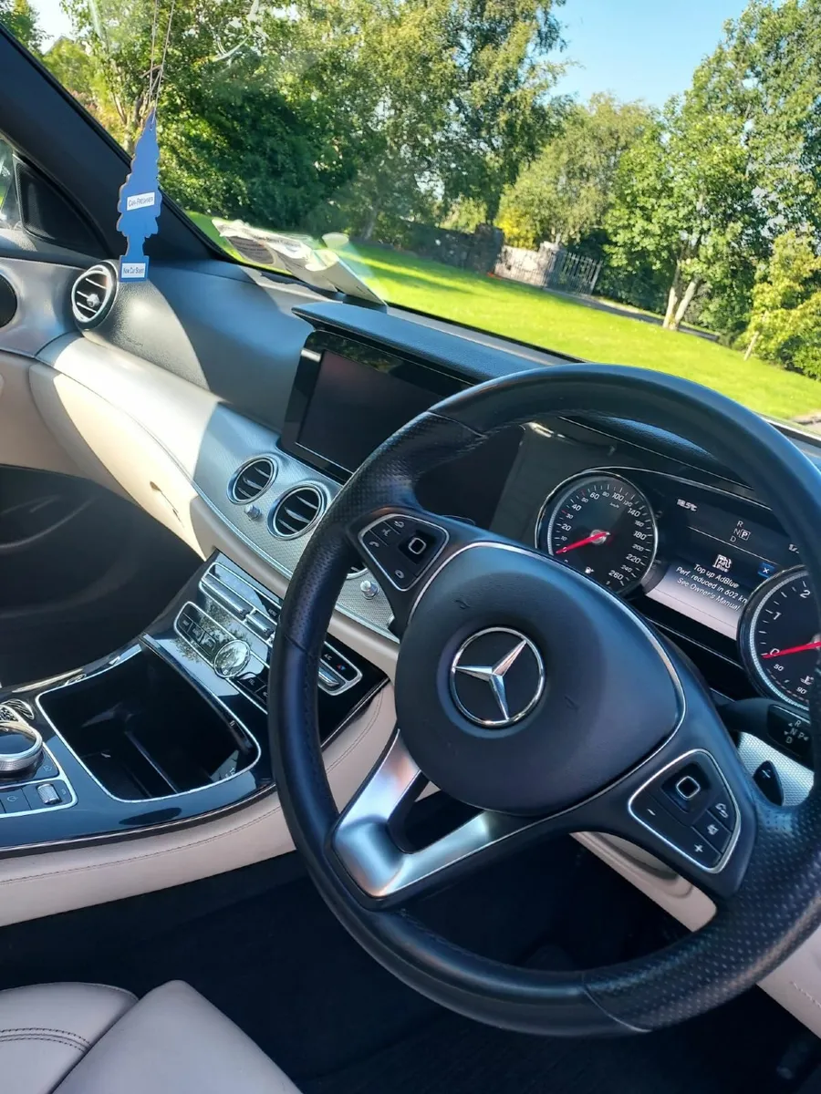 Mercedes-Benz E-Class 2019 - Image 2