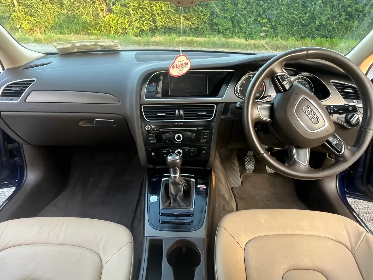 Audi A4 2014 - Image 2